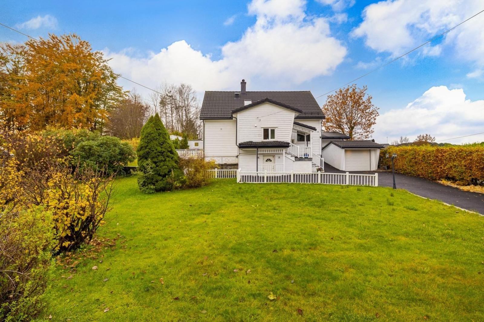 Lägenhet A Beautiful 3-bedroom With Stunning Views And Free Parking *