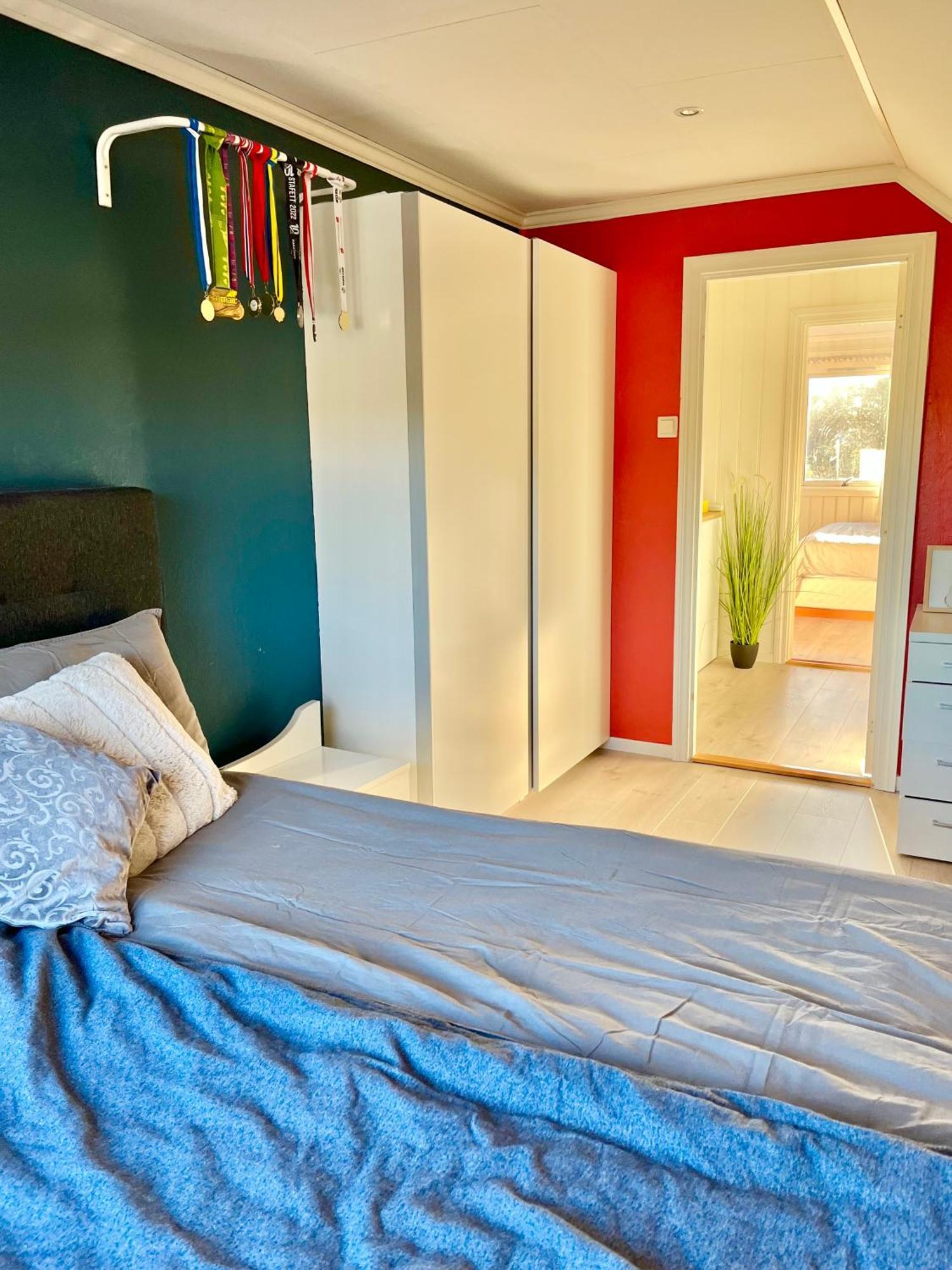 Lägenhet A Beautiful 3-bedroom With Stunning Views And Free Parking *